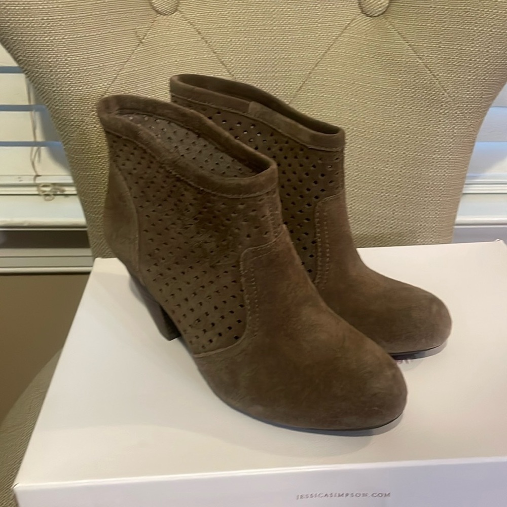 Jessica Simpson Like new worn a couple of times